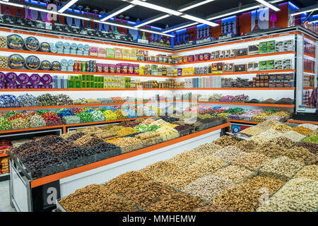 Gewürze für den Verkauf in der Spice Market der Altstadt Souk von Dubai, Vereinigte Arabische Emirate, Naher Osten. Stockfoto