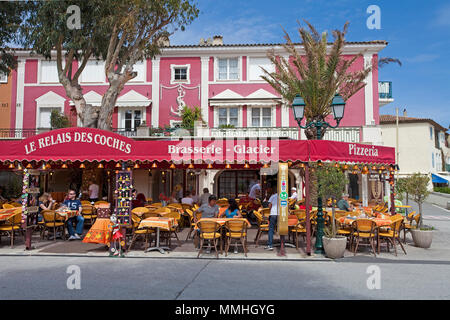 Restaurant in Port Grimaud, Golf von Saint Tropez, Cote d'Azur, Südfrankreich, Frankreich, Europa Stockfoto