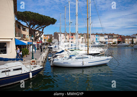 Port Grimaud, lagunenstadt am Golf von Saint Tropez, Cote d'Azur, Südfrankreich, Frankreich, Europa Stockfoto