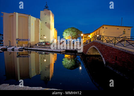 Port Grimaud, Nacht, lagunenstadt am Golf von Saint Tropez, Cote d'Azur, Südfrankreich, Frankreich, Europa Stockfoto