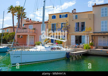 Port Grimaud, lagunenstadt am Golf von Saint Tropez, Cote d'Azur, Südfrankreich, Frankreich, Europa Stockfoto