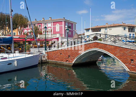 Port Grimaud, lagunenstadt am Golf von Saint Tropez, Cote d'Azur, Südfrankreich, Frankreich, Europa Stockfoto