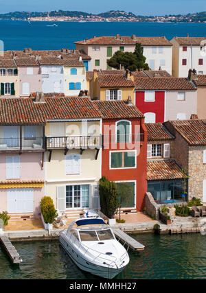 Port Grimaud, lagunenstadt am Golf von Saint Tropez, Cote d'Azur, Südfrankreich, Frankreich, Europa Stockfoto