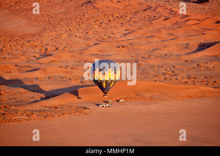 Flug im Heißluftballon über die Namibwüste, Sossusvlei, Sesriem, Namibia Stockfoto