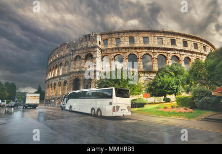 Stadtbild mit antiken römischen Amphitheater (Arena) in Pula Pula. Kroatien Stockfoto