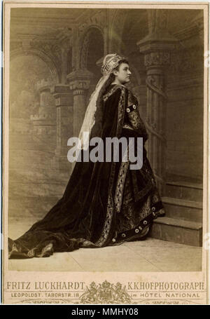 . Englisch: Sopran Amalie Materna als Ortrud in Wagners "Lohengrin" in Wien. . Ca. 1885. Fritz Luckhardt (1843 - 1894) Beschreibung Österreichisch-Fotograf Geburtsdatum / Tod 17 März 1843 29. November 1894 Ort der Geburt / Todes Kassel Wien Zeitraum 1867 - 1894 Standort Wien Behörde: Q 94383 VIAF:?:? ISNI 61484847 0000 000079989552 LCCN:? Nr: 140416714 2002040284 GND? SELIBR:? 405819 WorldCat Amalie Materna als Ortrud Wien-IL Stockfoto
