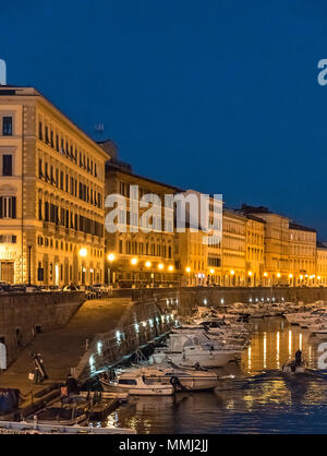 Charmante Boot gesäumten Kanal, Livorno, Toskana, Italien. Stockfoto