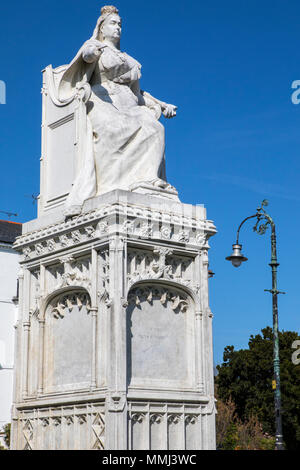 Die Queen Victoria Statue auf Clifftown Parade in Southend-on-Sea, Essex, Großbritannien. Stockfoto