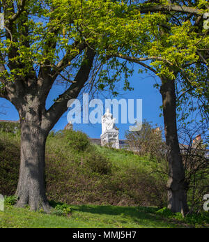 Ein Blick auf die Queen Victoria Statue, die sich auf Clifftown Parade in Southend-on-Sea, Essex. Stockfoto