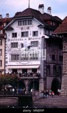 Zunfthaus zu Pfistern Restaurant, Luzern, Schweiz Stockfoto