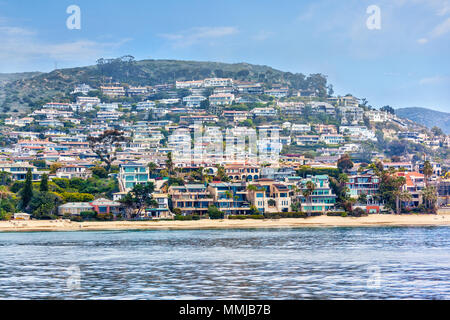 Luxury Oceanfront Wohnungen an der südlichen Küste von Kalifornien entlang Newport und Laguna Beach. Stockfoto