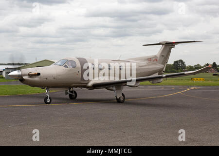 Eine Pilatus PC -12/47 E turboprop Executive Business Flugzeugen, in Luxemburg als LX-JFA, Wolverhampton Halfpenny Green Airport in England registriert. Stockfoto