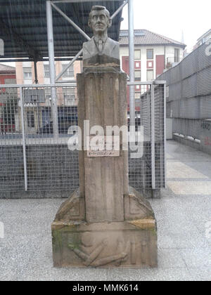 . Español: Busto de Piedra ubicado en la plaza de la Lama, Torrelavega. 1 Februar 2015, 14:18:39 Oscar mallavia 106 Busto de Telesforo Mallavia Stockfoto