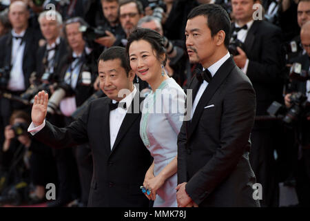 Cannes, Frankreich. 11. Mai 2018. Ventilator Liao, Zhao Tao, zhangke Jia besucht das Screening von 'Ash ist die reinste Weiß (Jiang Hu Er Nv)' während der 71st jährlichen Filmfestspiele von Cannes im Palais des Festivals am 11. Mai 2018 in Cannes, Frankreich Quelle: BTWImages/Alamy leben Nachrichten Stockfoto