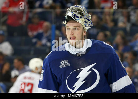 Tampa, Florida, USA. 11. Mai, 2018. DIRK SHADD | Zeiten. Tampa Bay Lightning Torwart Andrei Vasilevskiy (88) ist in der zweiten Periode gegen die Washington Capitals in Spiel 1 in der Eastern Conference finale Freitag, 11. Mai 2018 in Tampa. Quelle: Dirk Shadd/Tampa Bay Zeiten/ZUMA Draht/Alamy leben Nachrichten Stockfoto