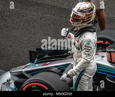 Barcelona, Spanien. 12. Mai, 2018: LEWIS HAMILTON (GBR) feiert nach der Pole Position für den Spanischen GP am Circuit de Catalunya in Barcelona - Credit: Matthias Oesterle/Alamy leben Nachrichten Stockfoto
