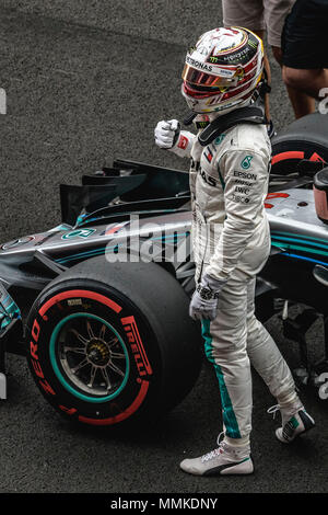 Barcelona, Spanien. 12. Mai, 2018: LEWIS HAMILTON (GBR) feiert nach der Pole Position für den Spanischen GP am Circuit de Catalunya in Barcelona - Credit: Matthias Oesterle/Alamy leben Nachrichten Stockfoto