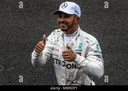 Barcelona, Spanien. 12. Mai, 2018: LEWIS HAMILTON (GBR) feiert nach der Pole Position für den Spanischen GP am Circuit de Catalunya in Barcelona - Credit: Matthias Oesterle/Alamy leben Nachrichten Stockfoto