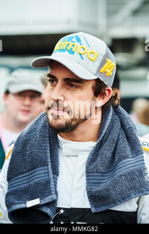 Barcelona, Spanien. 12. Mai 2018. Fernando Alonso von der Mclaren Team Gespräche mit den Medien während des Qualifying Tag. Credit: Pablo Guillen Alamy Nachrichten Stockfoto