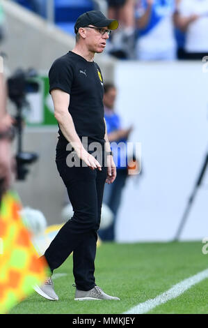 12. Mai 2018, Deutschland, Sinsheim: Fussball, Bundesliga, TSG 1899 Hoffenheim gegen Borussia Dortmund in der Rhein-Neckar-Arena. Der Dortmunder Trainer Peter Stoeger. Foto: Uwe Anspach/dpa - WICHTIGER HINWEIS: Aufgrund der Deutschen Fußball Liga (DFL) · s Akkreditierungsregeln, Veröffentlichung und Weiterverbreitung im Internet und in online Medien ist während des Spiels zu 15 Bildern pro Spiel beschränkt Stockfoto