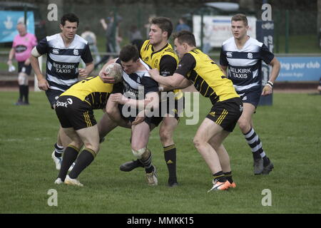 Selkirk, Schottland, Großbritannien. 12. Mai 2018. Selkirk RFC, Philiphaugh, UK. 12.Mai.2018. Könige der 7 s-Selkirk Letzte Aktion zwischen Selkirk und Melrose, Selkirk siegreich nach einem nägelkauen Finale 12 Punkte auf 7 der 95 Spielen der Selkirk Sevens, an Philiphaugh, Selkirk am Samstag, den 12. Mai 2018. Mit Grenzen Teams, Melrose, Selkirk, Schottland, Großbritannien. 12. Mai 2018. Hawick, Jedforest, Kelso, Peebles, Gala, Langholm sowie Stadt Seiten, Watsonians und Edin Accies (Foto: Rob Grau): Rob Grau/Alamy leben Nachrichten Stockfoto