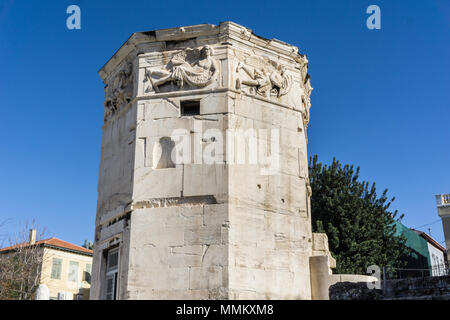 Turm der Winde in der römischen Markt, Athen, Griechenland. Einen Glockenturm diente als "zeitmesser". Es ist die erste meteorologische Station der Welt als Stockfoto