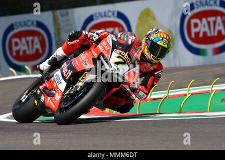 San Marino Italien - 11. Mai 2018: Chaz Davies GBR Ducati Panigale R Aruba.it Racing Ducati Team, in Aktion während der Superbike Qualifying Stockfoto