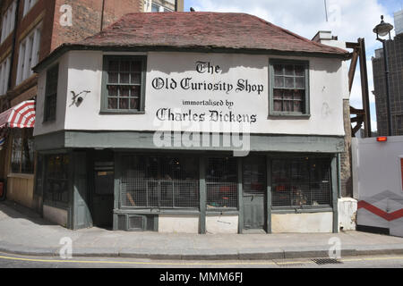 The Old Curiosity Shop, berühmt durch Charles Dickens, 13-14 Portsmouth Street, London WC2A 2ES.DE Stockfoto