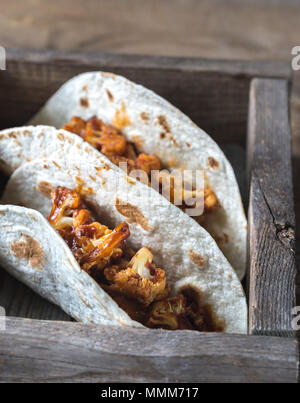 Tacos mit würzigen Blumenkohl Stockfoto