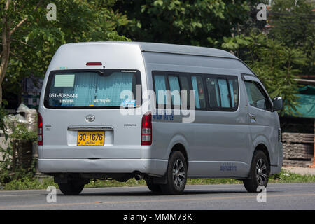 CHIANG MAI, Thailand - 20 april 2018: Private Toyota commuter Van. Foto an der Straße Nr. 121 ca. 8 km von der Innenstadt von Chiang Mai Thailand. Stockfoto