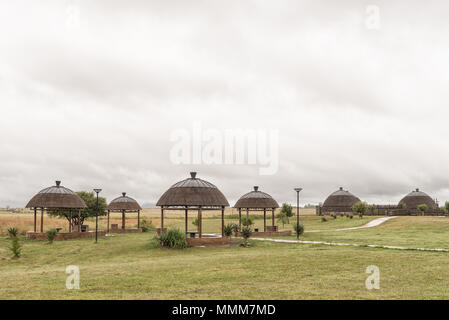 BLOEDRIVIER, SÜDAFRIKA - 22. MÄRZ 2018: Picknickplatz am Ncome Zulu Heritage Museum bei Bloedrivier (Blut Fluss), wo die Voortrekkers besiegt Stockfoto