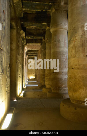 Ägypten. Abydos. Tempel von Seti I. Neuen Reich. 19. Dynastie. Die erste Säulenhalle. 1292-1189 v. Chr.. Stockfoto
