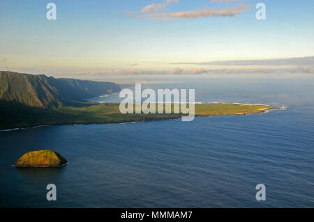 Luftaufnahme von kalaupapa Halbinsel, ehemaligen Lepra Kolonie, Molokai, Hawaii, USA Stockfoto