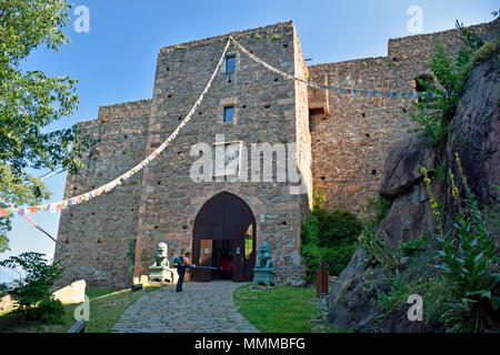 Eingang zum Schloss Sigmundskron, aktuelle Lage des Messner Mountain Museum Firmian, Bozen, Italien Stockfoto