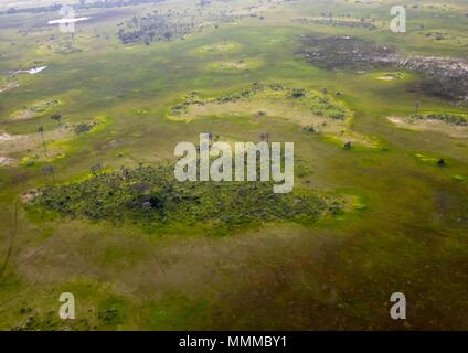 Luftbild des Okavango Delta in Botswana im Sommer Stockfoto