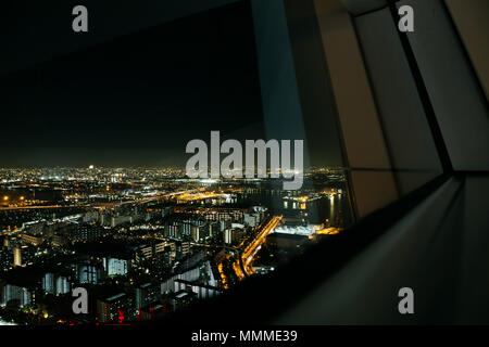 Nacht Blick auf Osaka City von Cosmo Turm in Japan Stockfoto