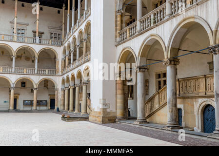 Krakau, Polen - 13. August 2017: Hof des königlichen Schloss Wawel in Krakau Stockfoto