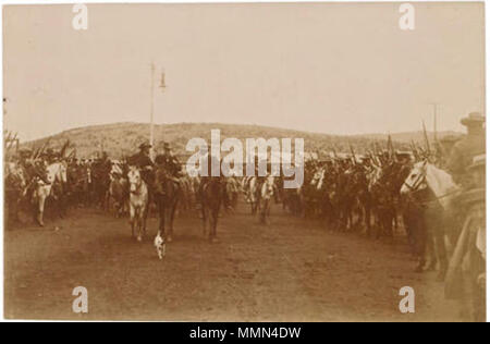 . Englisch: Boer Commando mit erfassten britischen Gefangenen. . 2. März 2012. Anonym 89 Boer Commandos - mit britischen Gefangenen - Burenkrieg Stockfoto