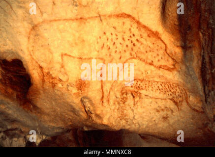 . Englisch: Cave Tüpfelhyäne (Crocuta crocuta spelaea) Malerei in der Höhle von Chauvet gefunden und veröffentlicht am 17. Januar 1995, durch den Kulturminister Jacques Toubon (Quelle: Gutenberg.org); jetzt bekannt, 32.000 Jahre alt zu sein. Čeština: Asi 32 000 lassen Sie stará Malba hyeny jeskynní (Crocuta crocuta spelaea) eine levharta skvrnitého z Chauvetovy Höhlen 14 20.000 Jahre alten Höhlenmalereien Hyäne Stockfoto