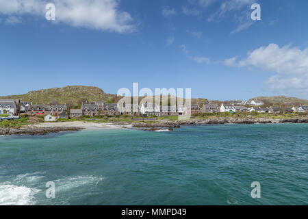 Baile Mòr auf der Insel Iona vom Calmac Fähre genommen auf dem Weg von der Insel Mull, Iona, Argyll und Bute auf den Inneren Hebriden, Schottland, Großbritannien Stockfoto