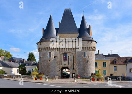 Die befestigte Tor Saint-Julien La-Ferté-Bernard, eine französische Gemeinde im Département Sarthe und in der Region Pays-de-la-Loire in Frankreich. Stockfoto