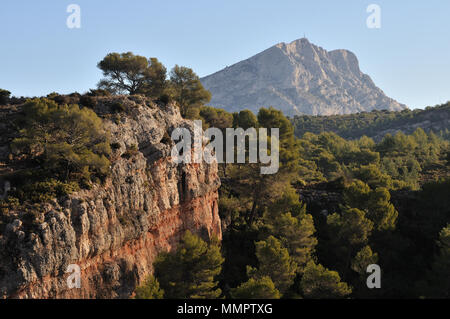 Le Grand Site Sainte-Victoire depuis Le Tholonet Stockfoto