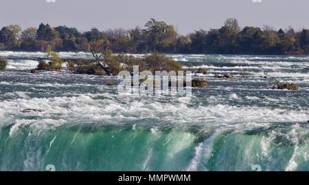 Hintergrund mit einem leistungsfähigen Niagara Wasserfall Stockfoto