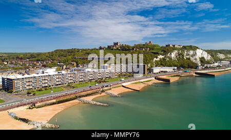 Luftaufnahme von Dover Beach und Castle, Kent, England Stockfoto