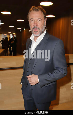 Die Vergabe der "Henri-Nannen-Preis 2018" an der Elbphilharmonie Hamburg. Mit: Sebastian Koch, Wo: Hamburg, Deutschland Wann: 11 Apr 2018 Credit: Becher/WENN.com Stockfoto