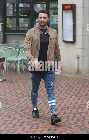 Die Besetzung der TOWIE Film Szenen an Block Chop in Chelmsford, Essex bietet: Jordanien Wright Wo: Chelmsford, Großbritannien Wann: 12 Apr 2018 Credit: WENN.com Stockfoto