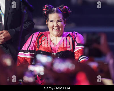 Lissabon, Portugal. 12. Mai 2018. 12. Mai 2018, Portugal, Lissabon: Sänger Netta aus Israel gewinnt den 63. Eurovision Song Contest mit ihrem Song "Spielzeug". Quelle: Jörg Carstensen/dpa/Alamy leben Nachrichten Stockfoto