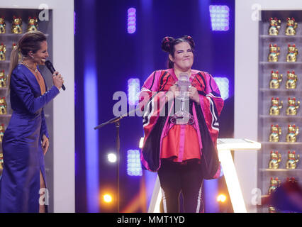 Lissabon, Portugal. 12. Mai 2018. 12. Mai 2018, Portugal, Lissabon: Sänger Netta aus Israel gewinnt den 63. Eurovision Song Contest mit ihrem Song "Spielzeug". Quelle: Jörg Carstensen/dpa/Alamy leben Nachrichten Stockfoto