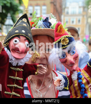 Don UK vom 13. Mai 2018 Punch und Judy Enthusiasten aus dem ganzen Land versammelten sich im Garten von St. Paul Kirche in Covent Garden Heute ist der 356. Geburtstag von Herrn Dorn mit traditionellen Puppenspiel und Spaß für die ganze Familie @Paul Quezada-Neiman/Alamy Leben Nachrichten zu feiern. Stockfoto