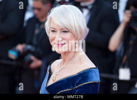 Cannes, Frankreich. 13. Mai, 2018. Cannes, Frankreich. 13. Mai, 2018. Cannes, Frankreich. 13. Mai, 2018. Cannes, Frankreich. 12. Mai 2018. Schauspielerin Helen Mirren an der Mädchen der Sonne (Les Filles du Soleil) Galavorstellung am 71. Cannes Film Festival, Samstag 12. Mai 2018, Cannes, Frankreich. Foto: Doreen Kennedy Credit: Doreen Kennedy/Alamy Live News Credit: Doreen Kennedy/Alamy Live News Credit: Doreen Kennedy/Alamy leben Nachrichten Stockfoto
